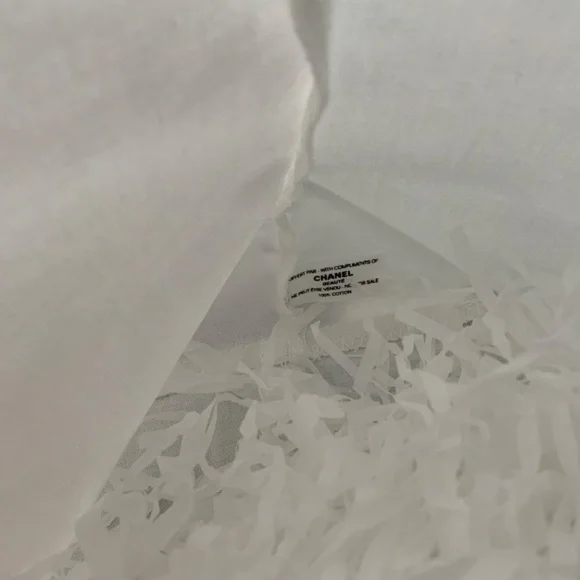 CHANEL white cotton canvas drawstring pouch cosmetic bag storage bag - AUTHENTIC - Picture 8 of 15